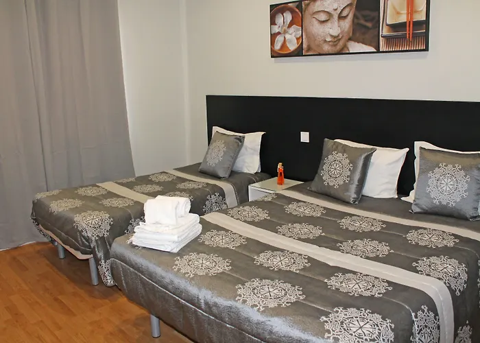 Lunar Guest House OOporto